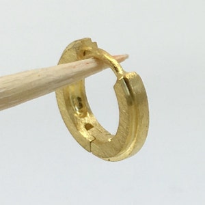 Northern starlight gold men&#39;s hoop earring, tiny solid gold earring, gold cartilage earring, single earring, E002XS MY