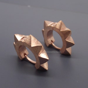Herren Creolen, gerösteten Ziegel Dorn Creolen, rose gold Creolen, Spike Huggie Creolen für Männer, Herren Ohrringe, E153MR