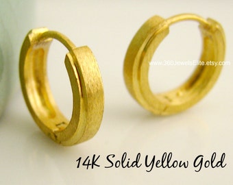 Pendientes de aro Megalopolitan de lingotes, pendientes de aro para hombre, aros para hombre, aros pequeños, pendientes de aro de oro de 14 quilates, aros huggie, E002MY