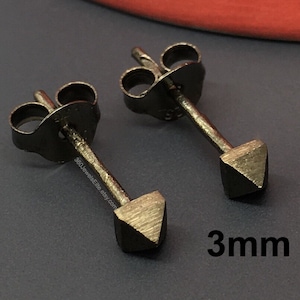 Men's stud in black, men's earrings studs, black gold pyramids stud earrings, cartilage earring, helix stud, 3mm studs, E310B