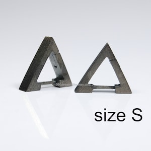 Men&#39;s hoop earrings, brushed gunmetal tar triangle hoop earrings, small triangle huggie hoop, men&#39;s earrings, geometric earring, E234MB