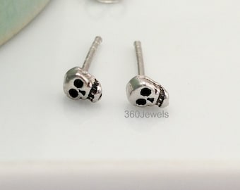 Men's stud earrings - men's earrings - tiny skull stud earrings - silver skull studs - cartilage earring - helix earring - skull studs 467W