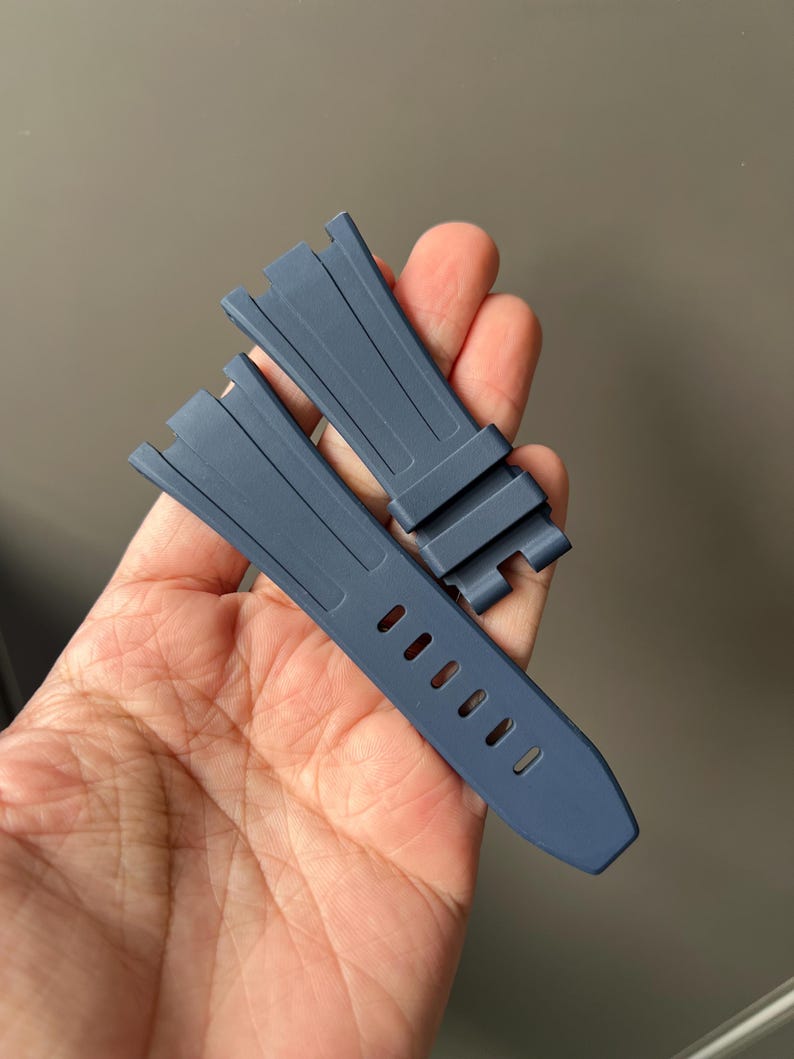 Rubber strap for Ap models. 42mm rubber strap for offshore Audemars Piguet offshore watch models. Ap offshore rubber strap image 5