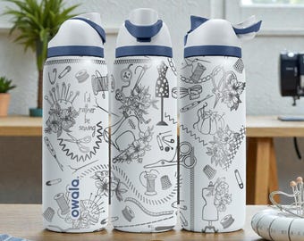 Gegraveerde Owala-fles naaien – patroon naaister en knutselaar – cadeau voor naaisters – roestvrijstalen beker 16 oz 24 oz 32 oz 40 oz ⸻
