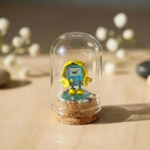 BMO In Raincoat Miniature Diorama, Adventure Time BMO Figurine In Glass Dome, Cute Video Game Character Gift