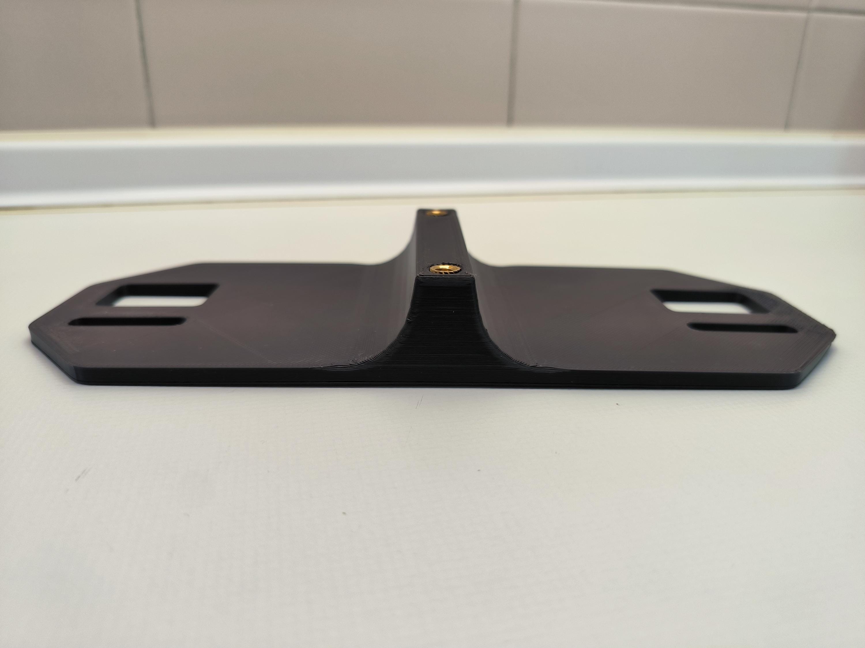 エアロバー間のボトルケージ用ユニバーサルBTAシステム