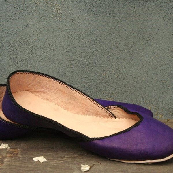 soft leather ballet flats. Purple Love.
