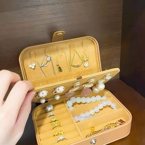 Luxury Jewelry Box,Exquisite Earring,Ring Organizer,Necklace Jewelry Box,Portable Two-Layer PU Leather Travel Case,Organizer with Dividers