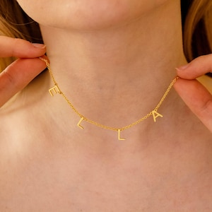 Collar con inicial personalizado, collar con letras espaciadas, gargantilla con inicial personalizada, collar con nombre, joyería con nombre, regalo para el Día de la Madre, regalo para mamá, para ella