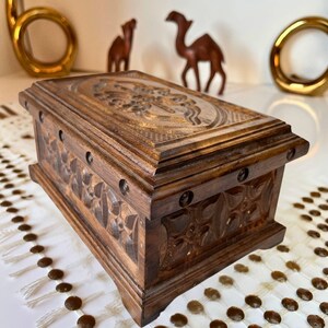 Handmade Wooden Jewelry & Keepsake Box – Vintage Carved Trinket Storage