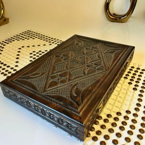 Handmade Wooden Prayer Bead Box – Elegant & Functional Storage Solution