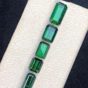 10.60 ct deep green tourmaline gemstone lot, forest-green tourmaline, chrome-green tourmalines, jewellery gems
