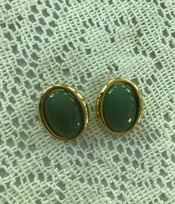 Vintage  Green Clip-on Earrings