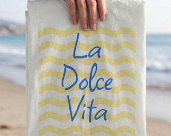 La Dolce Vita PNG, Gráfico de verano italiano, Sublimación de vacaciones en la playa costera (Descarga digital)