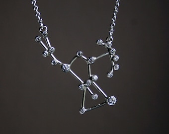 Orion-sterrenbeeldketting: Hemelse sieraden van sterling zilver en witte zirkonia.