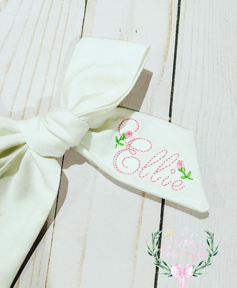 Custom embroidered Personalized fabric hand tied name hair bow bild 3