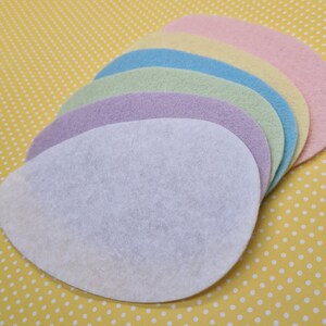 UOVA DI PASQUA IN FELTRO fustellate, 6 decorazioni per biglietti fustellati color pastello, bianche, rosa, blu, menta, grigie e gialle, uova da applicare, ghirlande o uova da appendere alla parete.