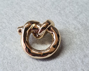 Sculpted Gold Love Knot Shank Buttons, 22x18mm Polished Interlocking Metal Statement Fasteners for Blazers and Cardigans
