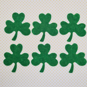 6 x trèfles découpés en feutre, trèfles irlandais en feutre vert, décoration de feuille de trèfle, décorations de cartes en forme de feuille de trèfle, trèfle appliqué