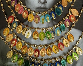 SALDI prezzo speciale, Girotondo a colori, collana medaglie miracolose, collana multicolore, collana Madonna italiana, collana Madonnine