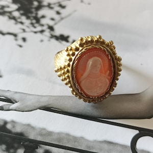 Madonna ring,Shell ring,cameo ,italian cameo ring