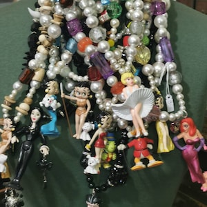 CARTOON NECKLACE... made to order,choose your favorite. Until 100.piece for choose your favorite cartoon story