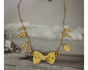 Collana italiana, collana napoletana, collana di pasta, ceramica italiana di Caltagirone, portafortuna italiano, collana con charms