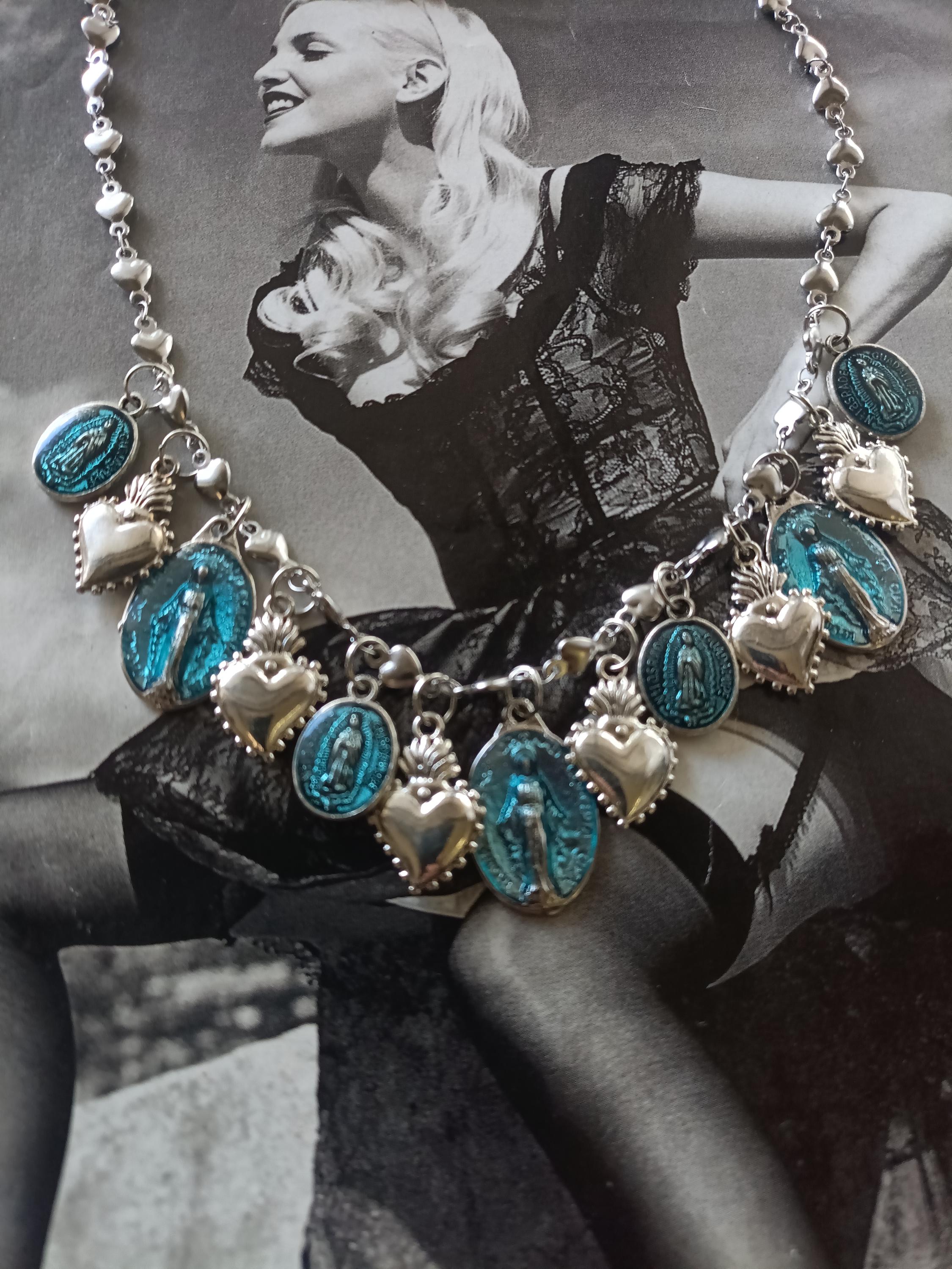 ITalian Madonna , collana medaglie miracolose, collana madonnine smaltate,collana Madonna italiana, collana Madonnine,silver Hearts chain
