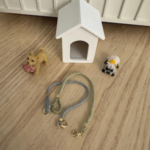 Dog Leash – Handcrafted Mini Decor, Miniature 1:12 Scale, Modern Farmhouse Decor, Dollhouse, Roombox