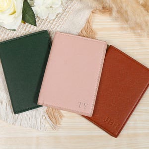 Personalized Leather Passport Holder,Passport Gift,Custom Passport Cover,Bridal Groom Party Favor,Travel Gift,Honeymoon gift,Holiday Gift