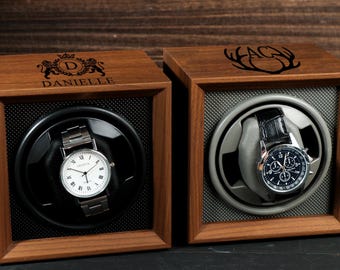 Individuelle Uhrenbeweger mit Name | Personalisiertes Geschenk für Ihn | Uhrenhalter Uhr Aufbewahrung Geschenk | Holzgravur Geschenk für Ihn | Geschenk zum Ruhestand