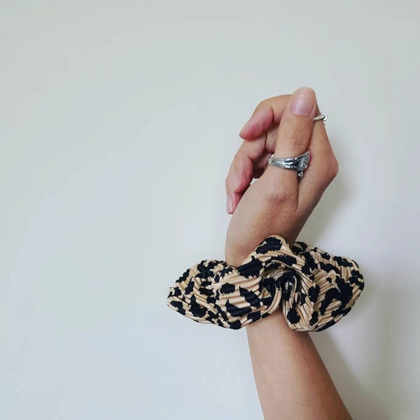 Oversized Scrunchie. Leopard