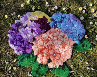 Handmade Tufted Hydrangea Flower Rug: Floral Wall Decor