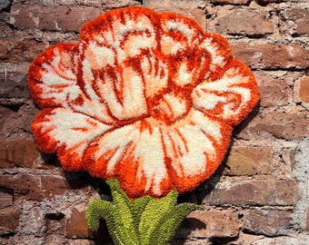 Handmade Tufted Carnation Flower Rug: Floral Wall Hanging