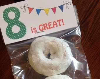 Adornos para bolsas de regalo con el mensaje "8 is Great", etiquetas editables, obsequios personalizados para fiesta de octavo cumpleaños, etiquetas imprimibles