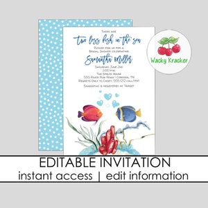 Può includere: Un invito stampabile per un addio al nubilato con un'illustrazione ad acquerello di due pesci che nuotano nell'oceano. Il testo recita "Ci sono due pesci in meno nel mare. Unisciti a noi per un addio al nubilato per celebrare Samantha Miller. Sabato 2 giugno, 14:00. The Speltz House, 555 River Run Road | Cordova, TN. Per i rimpianti, contattare Casey: 555.1212 per telefono o SMS. Samantha è registrata presso Target."