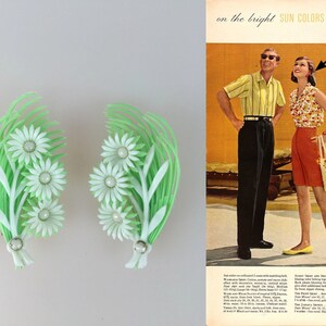Climb the Summer Skies Vintage 1950s 1960s NOS Bright Green & White Soft Plastic Floral Climber Clip On Earrings image 2