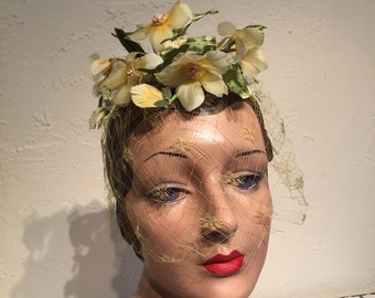 Springtime Comes But Once A Year - Vintage 1960s Lemon Yellow Floral Spray Whimsie Fascinator