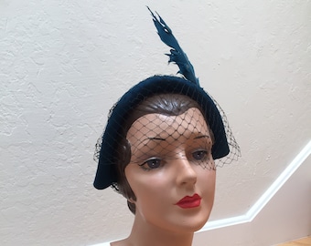 Awaiting The Cocktail Hour - Vintage 1940s 1950s Cyan Teal Blue Wool Felt Hat w/Veil & Matching Feathers