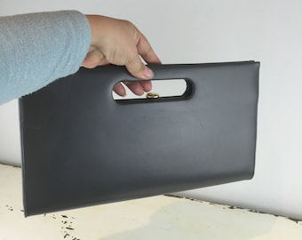 Coupon Cutting Club - Vintage 1950s 1960s Dark Smoke Gray/Grey Large Faux Leather Vinyl Clutch Purse