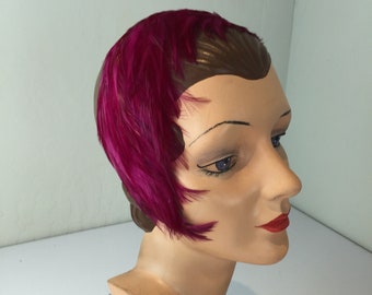 What A Stylish Look! - Vintage 1950s Deep Magenta Feather Bandeau Hairband Fascinator Hat