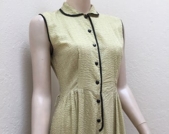 Wat eten we? - Vintage jaren 1950 citroengele seersucker katoenen jurk met zwarte krijtstrepen - 6