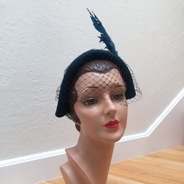 Awaiting The Cocktail Hour - Vintage 1940s 1950s Cyan Teal Blue Wool Felt Hat w/Veil & Matching Feathers