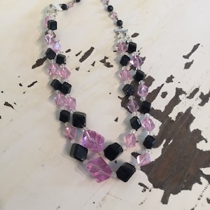 Strijd tussen Lila & Zwart - Vintage jaren 1950 Jaren 1960 Lila - Zwarte Facet Geslepen Lucite Kralen Ketting
