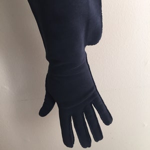 He Wasn&#39;t Listed! - Vintage Late 1940s Early 1950s Mr John Classic Navy Blue Nylon Gauntlet Gloves - 7 1/2
