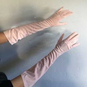 Etes-Vous Pour ou Contre - Vintage 1950s Petal Pink Nylon Elbow Length Long Gloves - 7