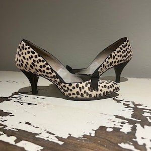 Let The Hunt Begin - Vintage 1950s Printed Fur Leopard D&#39;Orsay Heels Shoes Stilettos - 6 1/2 AA