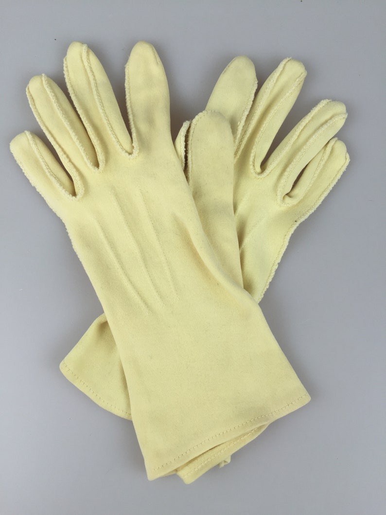 Alas She Had Waited Long Enough Vintage 1950s 1960s Shalimar Banana Yellow Nylon Over Wrist Gloves 7 image 5