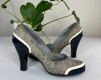 Spectator's View - Vintage 1940er 1950er Navy Blau meliert-Randbeige Spectator Heels Pumps - 7A
