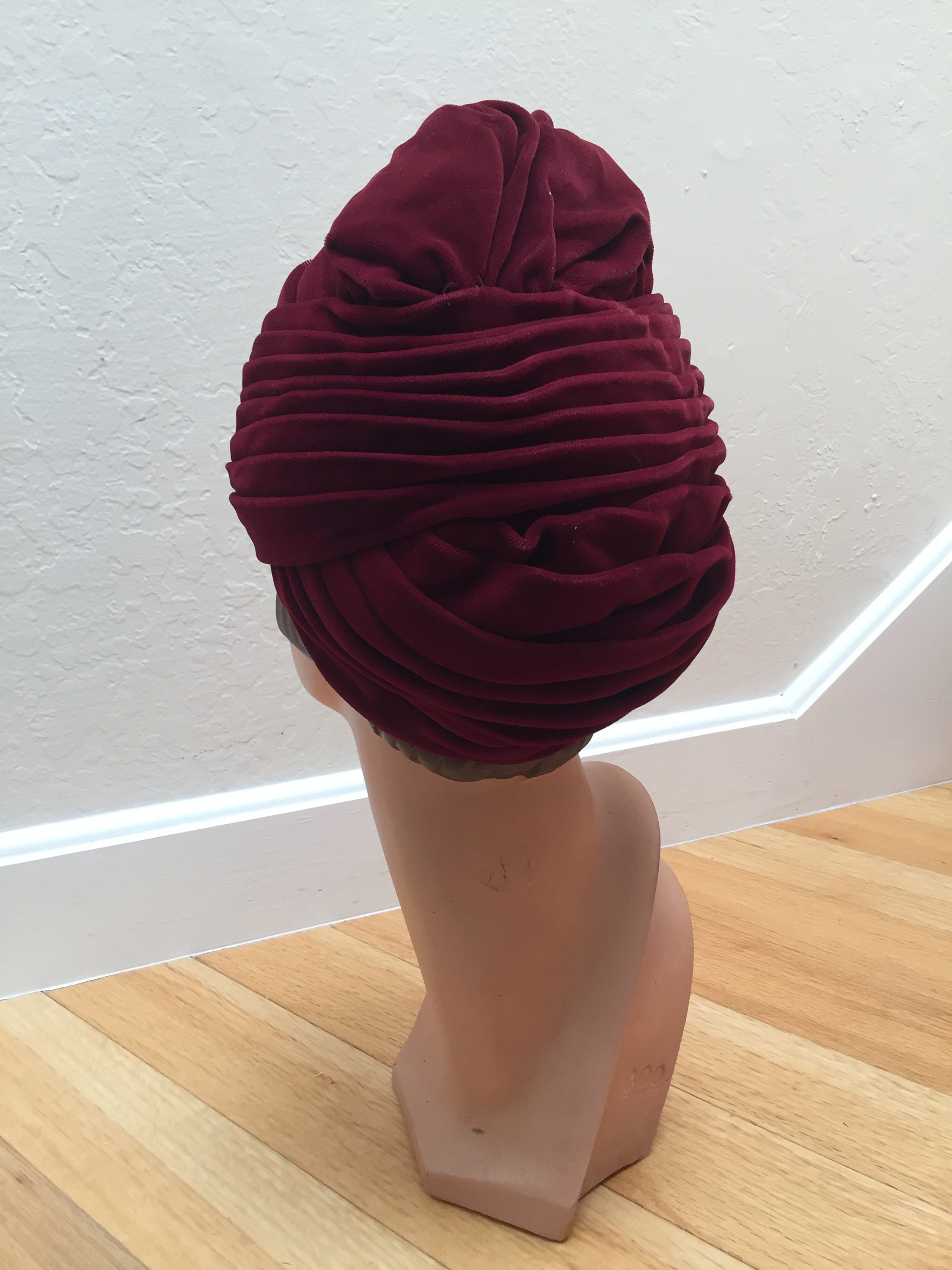 Vintage 1950s Draper New York Burgundy Red Velvet Turban Style Hat 1930s Burgundy Velvet Juliet Cap Hat Vintage – Palm Beach  main image 2